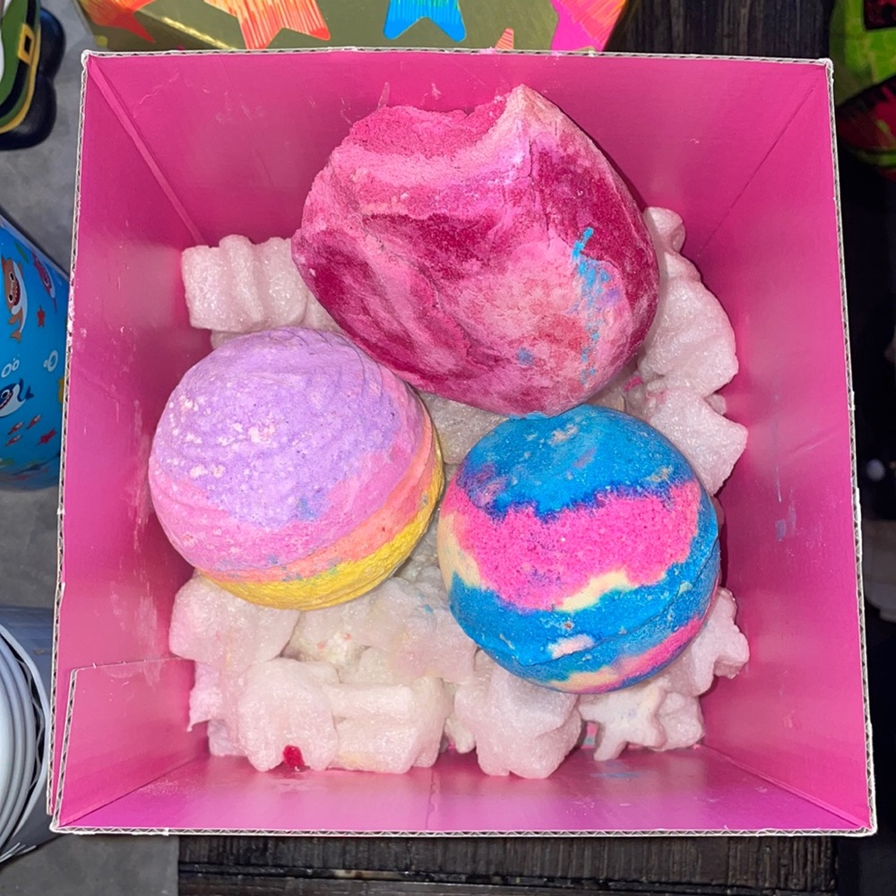 Lush bath bombs (all new) get all 3 or just 1